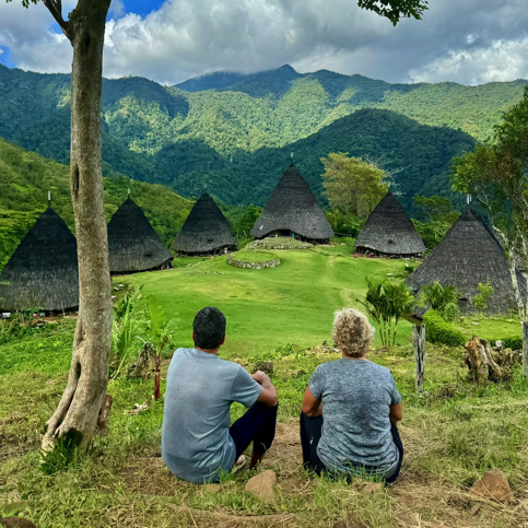 Voyageurs à Wae Rebo à Flores